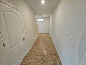 1387 Berry Ln in Davenport, FL - Building Photo - Building Photo