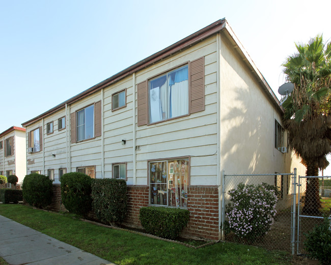 208 W Wilson Ave in Orange, CA - Foto de edificio - Building Photo