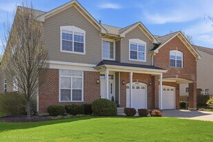 1260 White Chapel Ln in Algonquin, IL - Building Photo