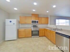 7711 Mariner Cove Dr in Reno, NV - Foto de edificio - Building Photo