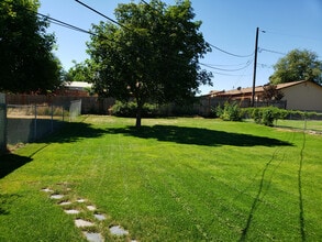 12202 E 10th Ave, Unit 12204 E 10th in Spokane Valley, WA - Building Photo - Building Photo