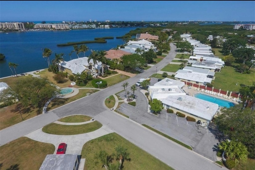 5879 Tidewood Ave, Unit 4 in Sarasota, FL - Building Photo