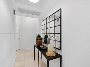 20000 E Country Club Dr in Aventura, FL - Building Photo - Building Photo