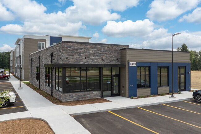 The Flats at Carriage Commons in Traverse City, MI - Foto de edificio - Building Photo