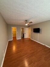 1394 N Crossing Dr NE, Unit 1394 in Atlanta, GA - Foto de edificio - Building Photo