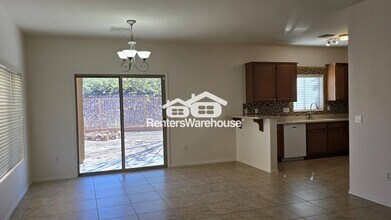 1126 E Mt Shibell Dr in Sahuarita, AZ - Foto de edificio - Building Photo