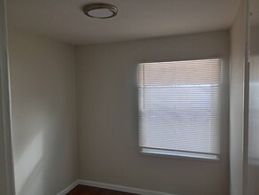 9725 Medford Dr in St. Louis, MO - Building Photo - Building Photo