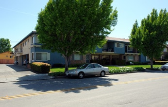 1580 Ontario Dr in Sunnyvale, CA - Building Photo - Building Photo