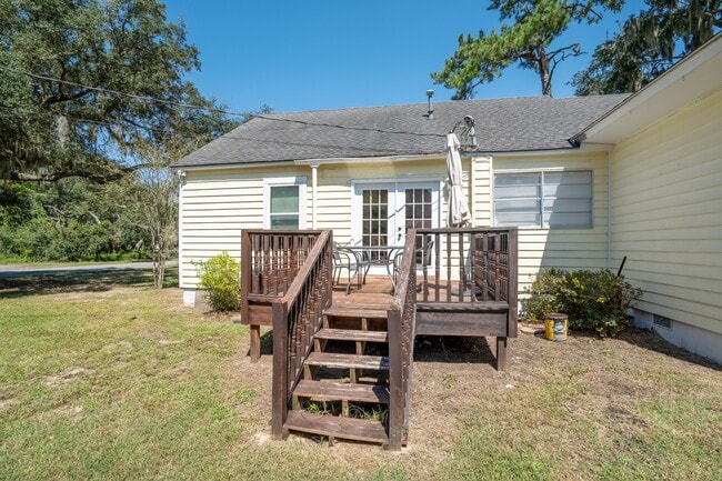 1713 Paris Ave W in Port Royal, SC - Building Photo - Building Photo