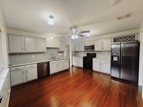 12134 Winter Brook Dr in Houston, TX - Building Photo - Building Photo