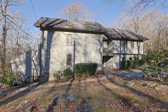 300 Clausland Mountain Rd in Orangetown, NY - Building Photo - Building Photo