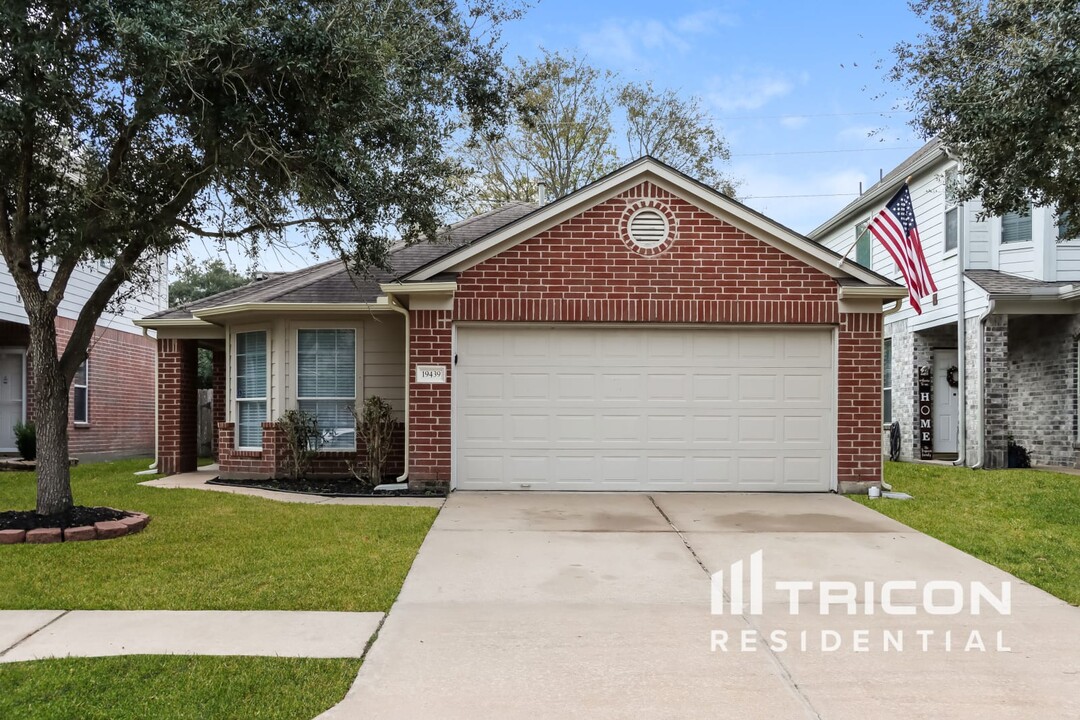 19439 Harvest Stream Way in Houston, TX - Building Photo