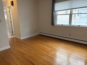 12 Gardner St in Newton, MA - Building Photo - Building Photo