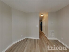 1008 Carriage Trace Cir in Stone Mountain, GA - Building Photo - Building Photo