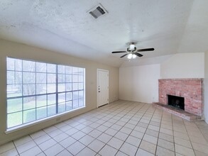 10059 Emerald Creek Dr in Houston, TX - Building Photo - Building Photo
