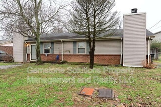 4355 Central Valley Dr in Nashville, TN - Building Photo - Building Photo