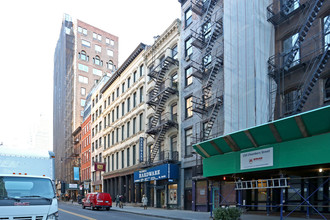 154 Chambers St in New York, NY - Building Photo - Building Photo