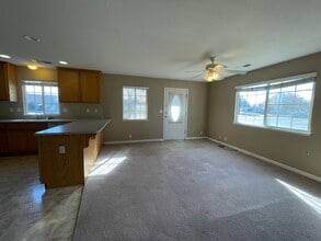 1091 Georgetown Ave in Turlock, CA - Building Photo - Building Photo