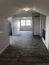 274 E 9th St in Hialeah, FL - Building Photo - Building Photo