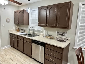 1642 Thompson Dr in Winston-Salem, NC - Building Photo - Building Photo