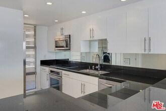 4314 Marina City Dr in Marina Del Rey, CA - Building Photo - Building Photo