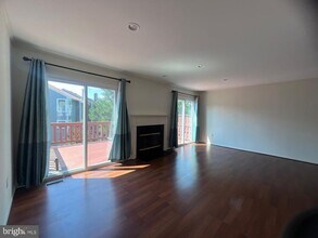 7712 Chatfield Ln in Ellicott City, MD - Building Photo - Building Photo