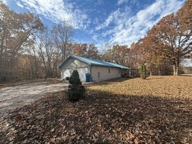 625 State Rte W in Eldon, MO - Building Photo