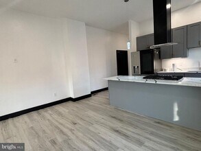 2325 Reisterstown Rd in Baltimore, MD - Building Photo - Building Photo