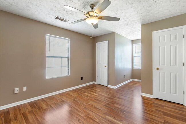 314 Country Club Dr in Jonesboro, GA - Building Photo - Building Photo