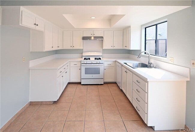 property at 3335 Myrtle Ave