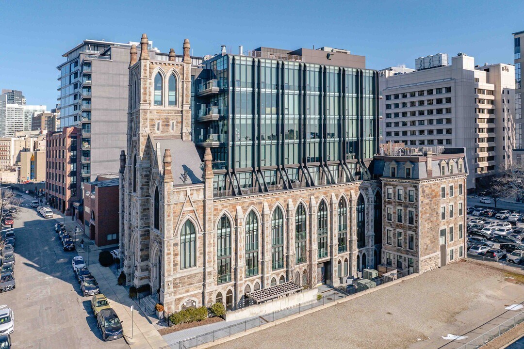 Lucas Condos in Boston, MA - Foto de edificio