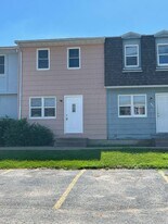 643 W 61st St in Davenport, IA - Building Photo