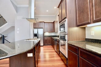 114 Heights Blvd in Houston, TX - Foto de edificio - Building Photo