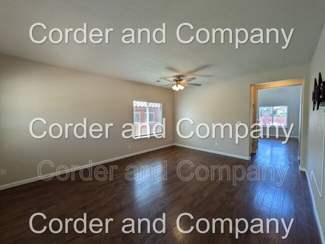317 Loma Linda Loop NE in Rio Rancho, NM - Foto de edificio - Building Photo