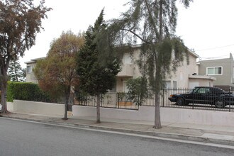 1711 Delaware Ave in Santa Monica, CA - Foto de edificio - Building Photo