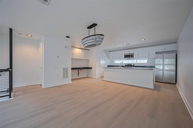 1330 Rosalie St in Houston, TX - Building Photo - Building Photo