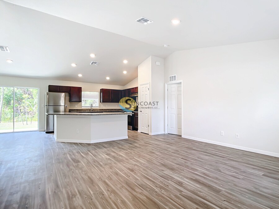 11501 N Landover Terrace in Dunnellon, FL - Building Photo