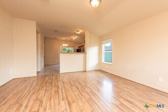 132 Talon Dr in Luling, TX - Building Photo - Building Photo