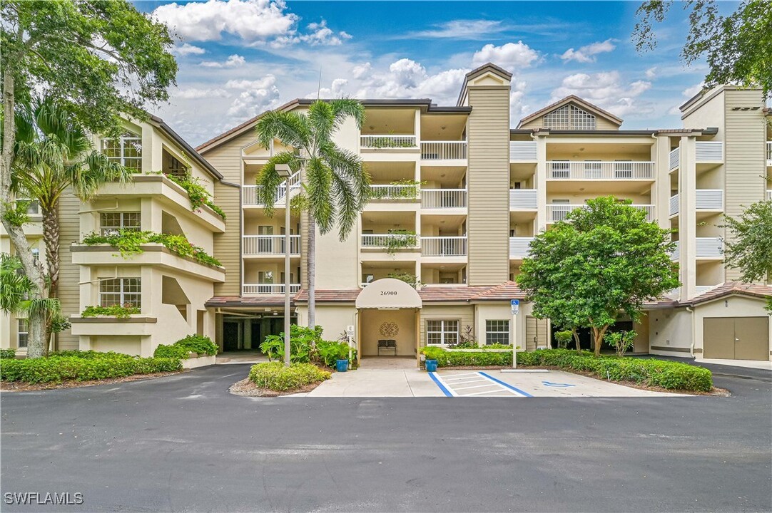 26900 Wedgewood Dr in Bonita Springs, FL - Building Photo