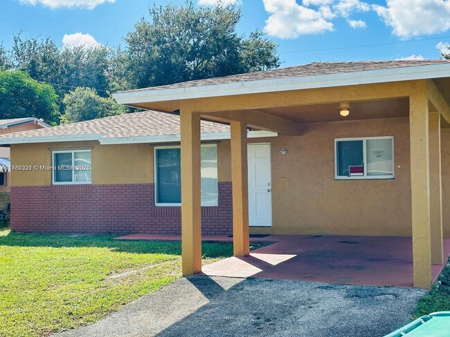 2620 NW 14th Ct in Fort Lauderdale, FL - Building Photo - Building Photo