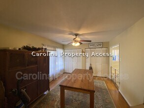 207 Bennington Dr in Chapel Hill, NC - Building Photo - Building Photo