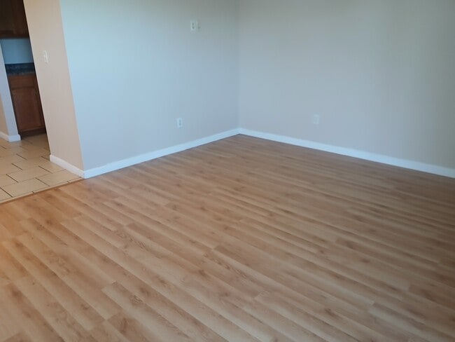 1009 Briarwood Rd in Carterville, IL - Building Photo - Building Photo