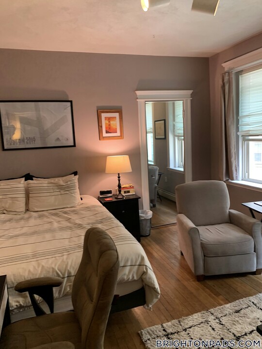 9 Colborne Rd in Boston, MA - Building Photo