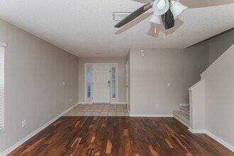 6637 Summer Haven Dr in Riverview, FL - Foto de edificio - Building Photo