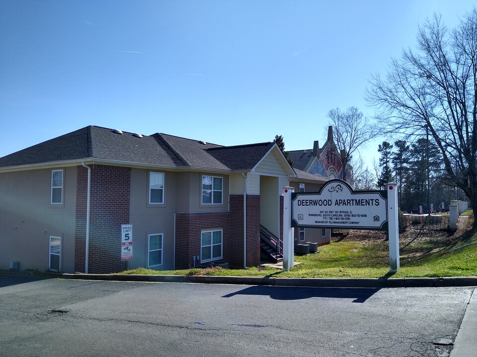 Deerwood Apartments in Winnsboro, SC - Building Photo