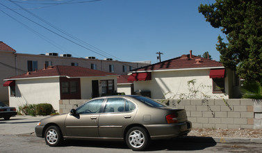 10229-10233 Hillhaven Ave in Tujunga, CA - Building Photo - Building Photo