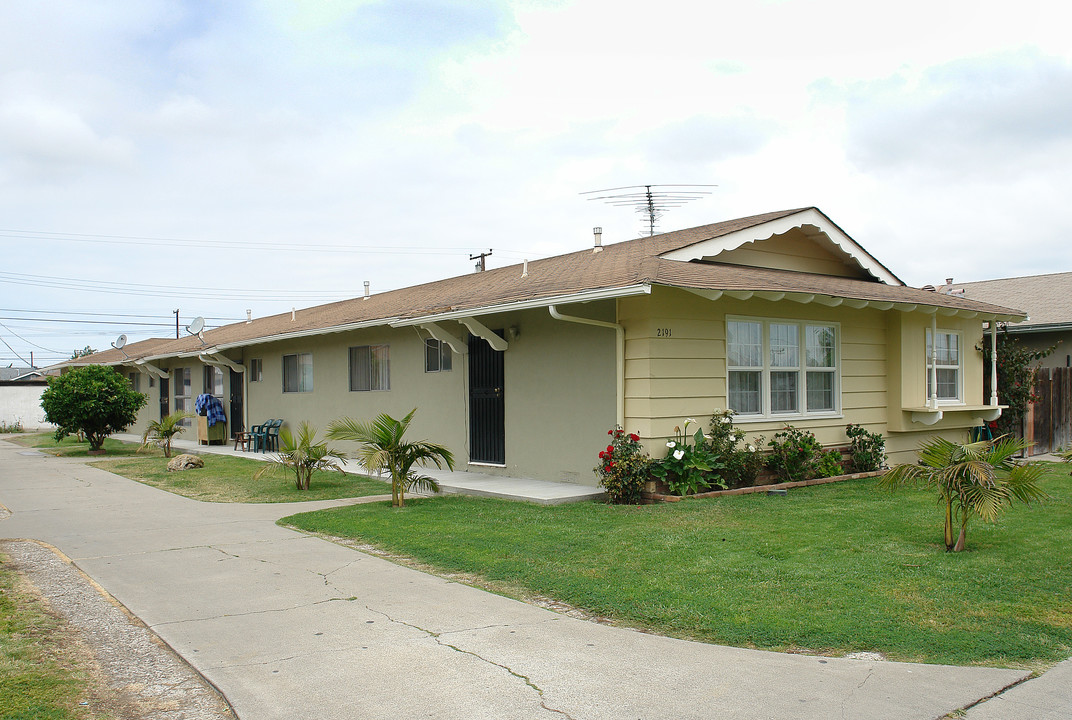 2191 Pomona Ave in Costa Mesa, CA - Foto de edificio