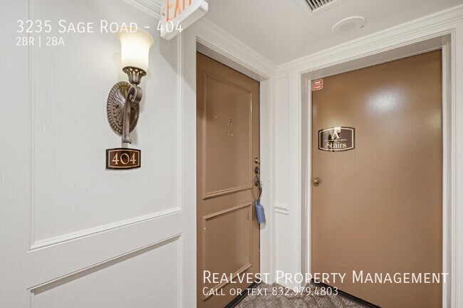 3235 Sage Rd in Houston, TX - Building Photo - Building Photo