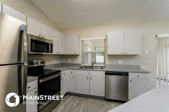 126 SE 7th St in Cape Coral, FL - Building Photo - Building Photo