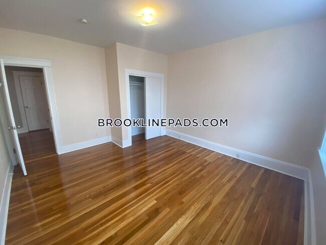 16 Fuller St in Brookline, MA - Building Photo - Building Photo